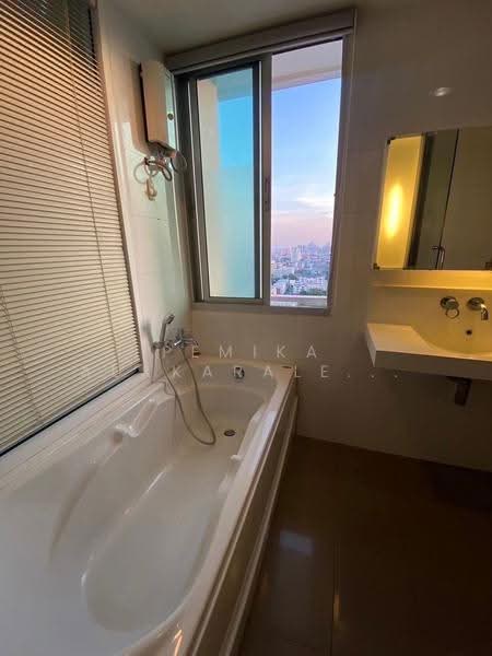 Rhythm Ratchada, Bangkok, 558 Ratchadaphisek Road, Samsen Nok, Huai Khwang, Bangkok, 2 Bedrooms, 72 sqm, Condo For Sale, by Pemika Aukkaraleekul, 500509879 - DDproperty.com