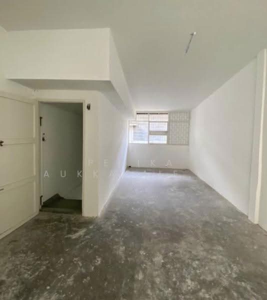 2-BR Townhouse, Bangkok, Khlongtoei Nua, Watthana, Bangkok, 2 Bedrooms, 141 sqm, Townhouse For Sale, by Pemika Aukkaraleekul, 500509911 - DDproperty.com