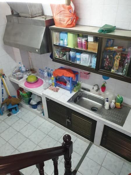 2-BR Townhouse, Bangkok, Maha Phrutharam, Bang Rak, Bangkok, 2 Bedrooms, 93 sqm, Townhouse For Sale, by Suchada Yodyiem, 500509930 - DDproperty.com