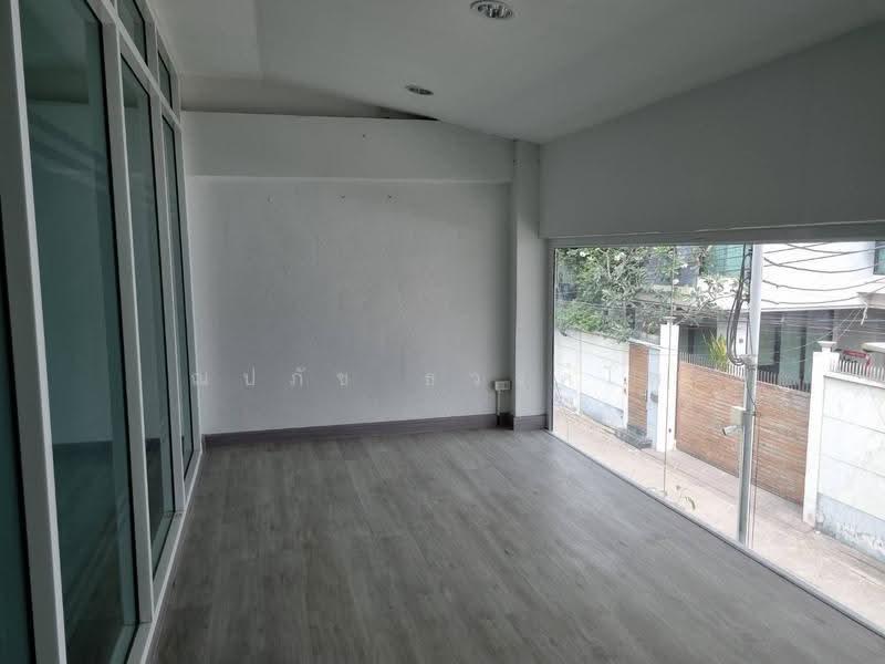 For Rent! Warehouse + Office Good Location at Ramkhamhaeng Soi 4 (Samanmit), Bangkok, Suan Luang, Bangkok, , 440 sqm, Office Space For Rent, by ณปภัช ธวงค์ไพ, 500509968 - DDproperty.com