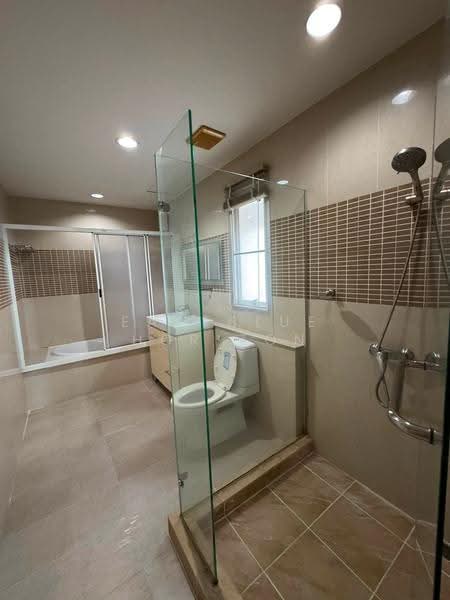 Baan Klang Krung Sathorn-Narathiwas, Bangkok, 599 Nonsi Road, Chong Nonsi, Yan Nawa, Bangkok, 4 Bedrooms, 320 sqm, Townhouse For Rent, by Eastblue Horizon, 500509975 - DDproperty.com