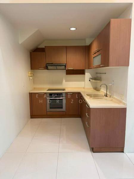 Baan Klang Krung Sathorn-Narathiwas, Bangkok, 599 Nonsi Road, Chong Nonsi, Yan Nawa, Bangkok, 4 Bedrooms, 320 sqm, Townhouse For Rent, by Eastblue Horizon, 500509975 - DDproperty.com
