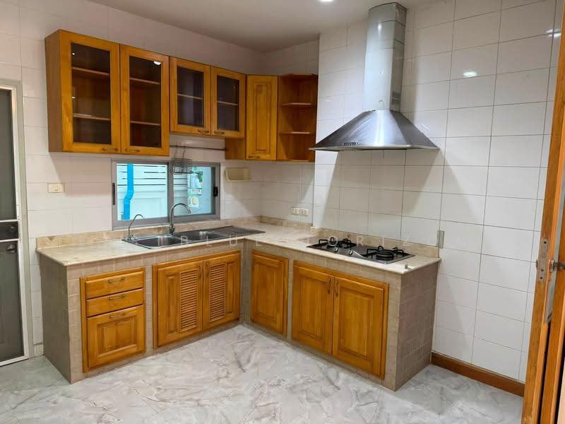 Baan Klang Krung Sathorn-Narathiwas, Bangkok, 599 Nonsi Road, Chong Nonsi, Yan Nawa, Bangkok, 4 Bedrooms, 320 sqm, Townhouse For Rent, by Eastblue Horizon, 500509975 - DDproperty.com