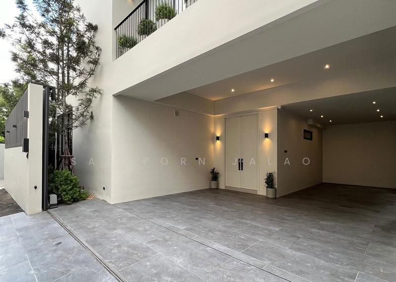 4-BR House, Bangkok, Phra Kanong Nua, Watthana, Bangkok, 4 Bedrooms, 486 sqm, Single Detached House For Sale, by Sataporn Jalao, 500509981 - DDproperty.com
