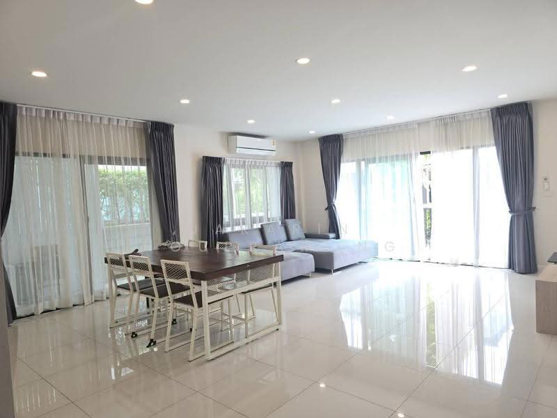บ้านเดี่ยว CENTRO ราชพฤกษ์-สวนผัก 2 แปลงใหญ่ 70 ตร.ว. พื้นที่ใช้สอยจุใจถึง 300 ตร.ม, Bangkok, 7/222 ถ. บรมราชชนนี แขวงอรุณอมรินทร์ เขตบางกอกน้อย กรุงเทพมหานคร 10700, Arun Amarin, Bangkok Noi, Bangkok, 5 Bedrooms, 270 sqm, Single Detached House For Rent, by Jakarin Houpramong, 500509985 - DDproperty.com