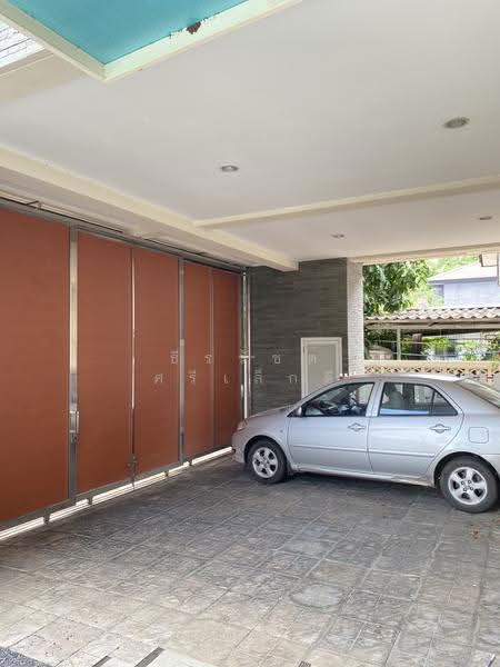 Two-story detached house for sale in Soi Nawamin 81. Large usable area of 500 sq.m, Bangkok, Nawamin, Bueng Kum, Bangkok, 4 Bedrooms, 500 sqm, Single Detached House For Sale, by ธีรรัชต์ ศรีเล็กดี, 500510056 - DDproperty.com