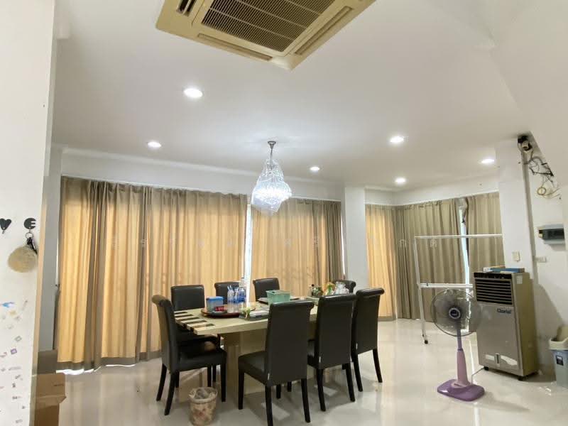 Two-story detached house for sale in Soi Nawamin 81. Large usable area of 500 sq.m, Bangkok, Nawamin, Bueng Kum, Bangkok, 4 Bedrooms, 500 sqm, Single Detached House For Sale, by ธีรรัชต์ ศรีเล็กดี, 500510056 - DDproperty.com
