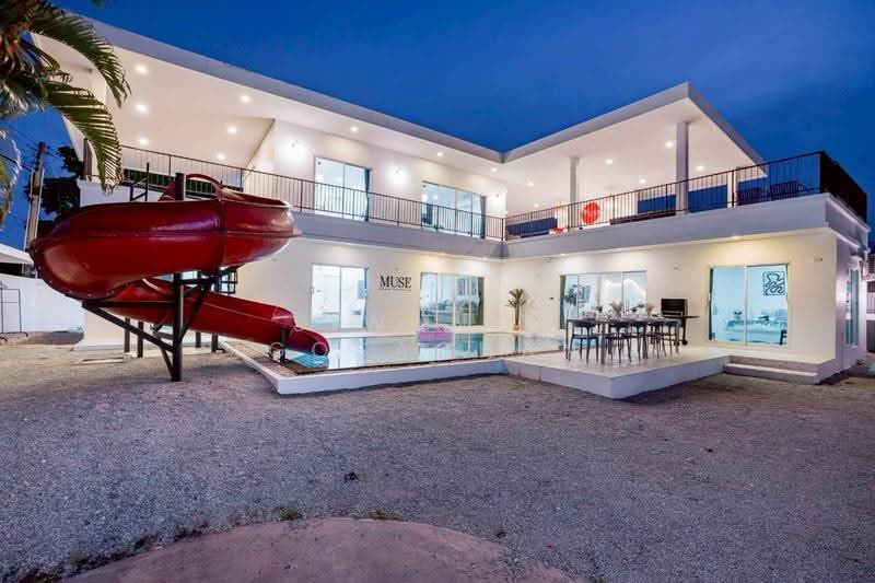 7-BR Villa, Chon Buri (Pattaya), Nong Pru, Bang Lamung (Pattaya), Chon Buri (Pattaya), 7 Bedrooms, 350 sqm, Villa For Rent, by Siwanon Gosachan, 500510186 - DDproperty.com