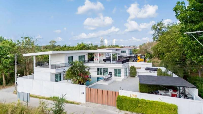 7-BR Villa, Chon Buri (Pattaya), Nong Pru, Bang Lamung (Pattaya), Chon Buri (Pattaya), 7 Bedrooms, 350 sqm, Villa For Rent, by Siwanon Gosachan, 500510186 - DDproperty.com