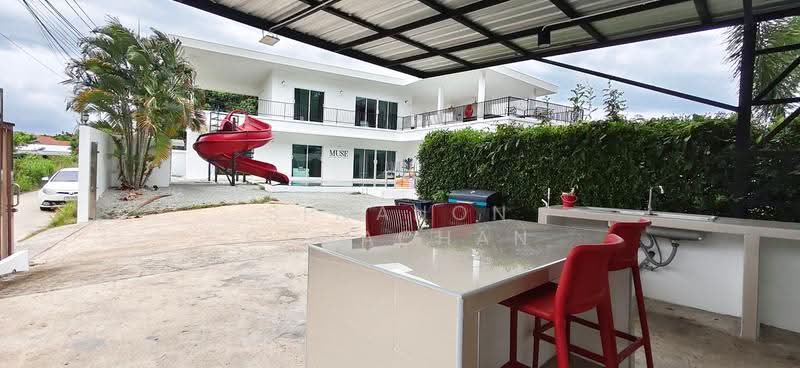 7-BR Villa, Chon Buri (Pattaya), Nong Pru, Bang Lamung (Pattaya), Chon Buri (Pattaya), 7 Bedrooms, 350 sqm, Villa For Rent, by Siwanon Gosachan, 500510186 - DDproperty.com