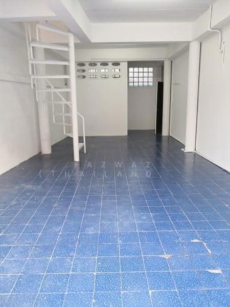 5-Bedroom House for Rent at Yoo Charoen Village Inthamara Near MRT Sutthisan, Bangkok, Din Daeng, Bangkok, 5 Bedrooms, 328 sqm, Single Detached House For Rent, by Fazwaz (Thailand) Co., Ltd., 500510240 - DDproperty.com