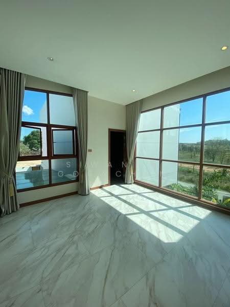 5-BR Villa, Chon Buri (Pattaya), Poong, Bang Lamung (Pattaya), Chon Buri (Pattaya), 5 Bedrooms, 300 sqm, Villa For Sale, by Siwanon Gosachan, 500510242 - DDproperty.com