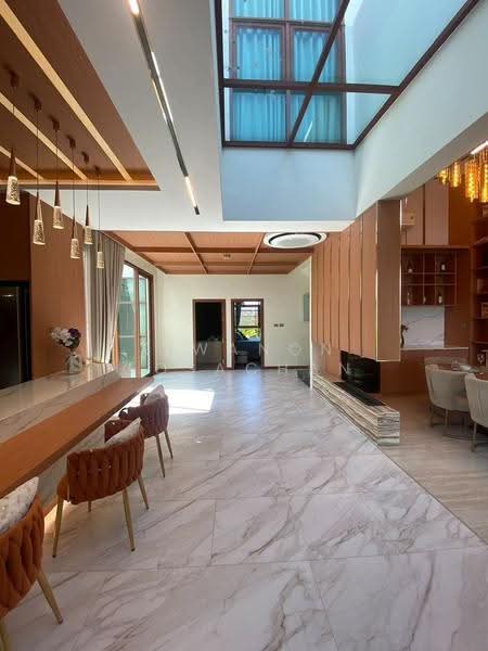 5-BR Villa, Chon Buri (Pattaya), Poong, Bang Lamung (Pattaya), Chon Buri (Pattaya), 5 Bedrooms, 300 sqm, Villa For Sale, by Siwanon Gosachan, 500510242 - DDproperty.com