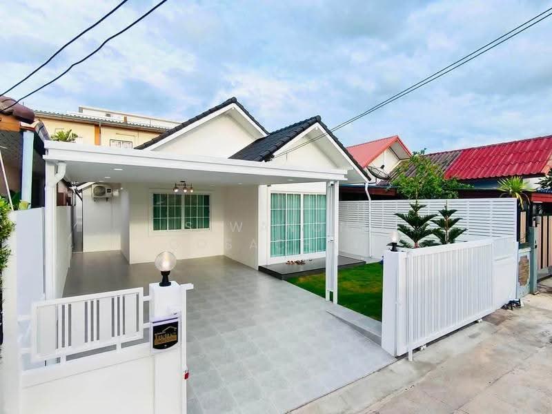 3-BR House, Chon Buri (Pattaya), Nong Pru, Bang Lamung (Pattaya), Chon Buri (Pattaya), 3 Bedrooms, 150 sqm, Single Detached House For Sale, by Siwanon Gosachan, 500510310 - DDproperty.com