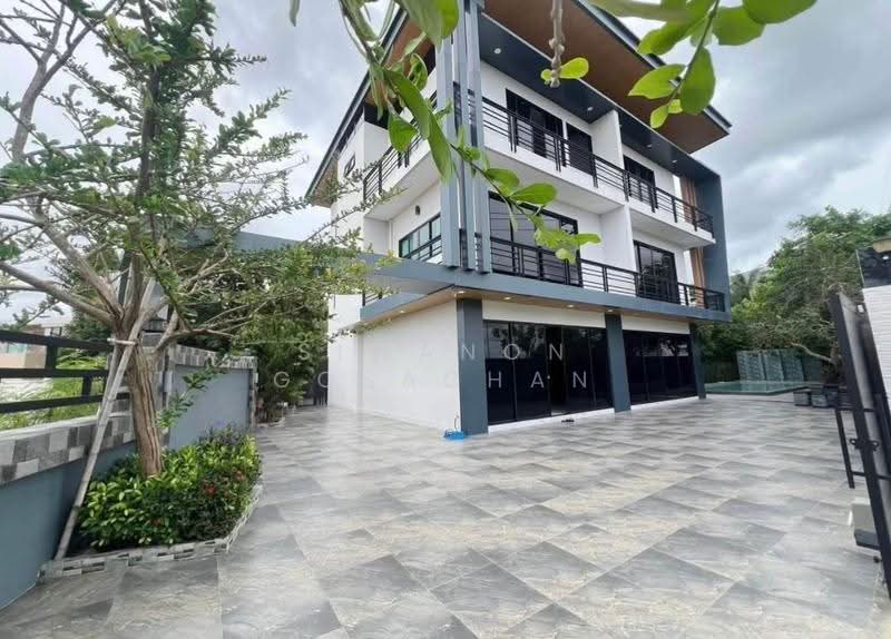 6-BR House, Chon Buri (Pattaya), Poong, Bang Lamung (Pattaya), Chon Buri (Pattaya), 6 Bedrooms, 560 sqm, Single Detached House For Sale, by Siwanon Gosachan, 500510322 - DDproperty.com