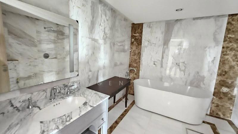H Sukhumvit 43, Bangkok, 28 Sukhumvit 34 Road, Khlong Tan Nua, Watthana, Bangkok, 5 Bedrooms, 238 sqm, Condo For Sale, by BANGKOK PROPERTY AGENTS, 500510373 - DDproperty.com