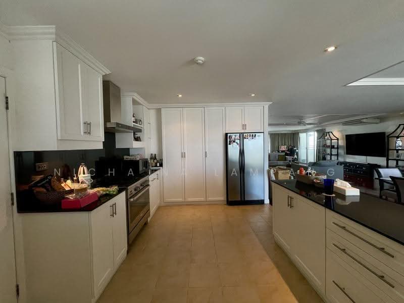 Regent On The Park 3, Bangkok, 185 Soi Sukhumvit 39 Sukhumvit Road, Khlong Tan Nua, Watthana, Bangkok, 3 Bedrooms, 252 sqm, Condo For Sale, by Nicha Na Lampang, 500510416 - DDproperty.com
