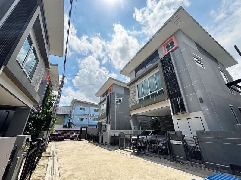 หมู่บ้านกู๊ดวิลล์เดว่า ซอยลาดพร้าว 124, กรุงเทพ, พลับพลา, วังทองหลาง, กรุงเทพ, 200 ตร.ม., บ้านเดี่ยว ขาย, โดย ภัทรนัน อิศรางกูร ณ อยุธยา, 500510426 - DDproperty.com