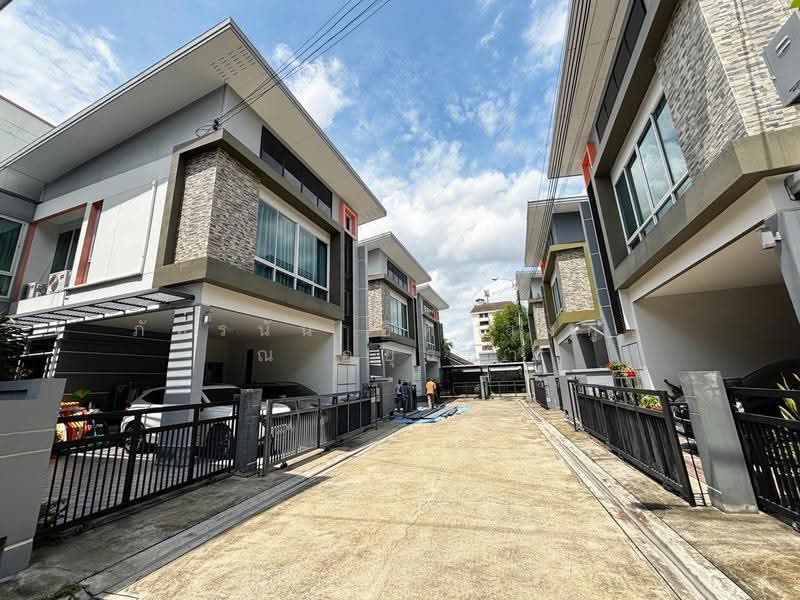 หมู่บ้านกู๊ดวิลล์เดว่า ซอยลาดพร้าว 124, กรุงเทพ, พลับพลา, วังทองหลาง, กรุงเทพ, 200 ตร.ม., บ้านเดี่ยว ขาย, โดย ภัทรนัน อิศรางกูร ณ อยุธยา, 500510426 - DDproperty.com