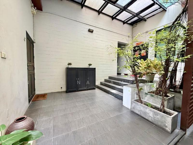 Baan Sasida, Bangkok, 19/1 Sukhumvit, Khong Tan, Khlong Toei, Bangkok, 10+ Bedrooms, 1,240 sqm, Apartment For Sale, by Nicha Na Lampang, 500510459 - DDproperty.com