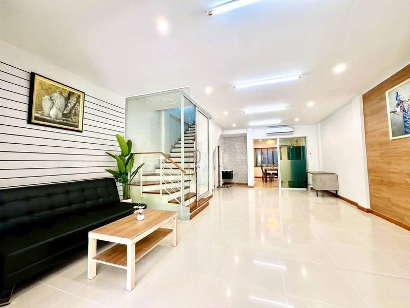 ให้เช่า โฮมออฟฟิต 4 ชั้น ตกแต่งใหม่ ถนนศรีนครินทร์ ใกล้ Paradise, Bangkok, Nong Bon, Prawet, Bangkok, 4 Bedrooms, 250 sqm, Townhouse For Rent, by Noppawan Ruangdech, 500510472 - DDproperty.com