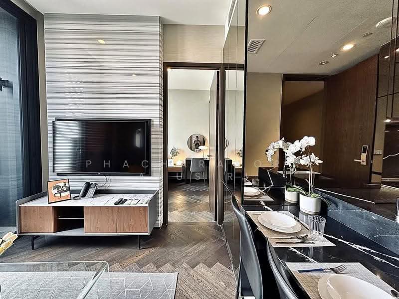 The Esse Sukhumvit 36, Bangkok, Soi Sukhumvit 36, Sukhumvit Road, Phra Kanong, Khlong Toei, Bangkok, 1 Bedroom, 38 sqm, Condo For Sale, by Phacharakorn Anusiri, 500510525 - DDproperty.com