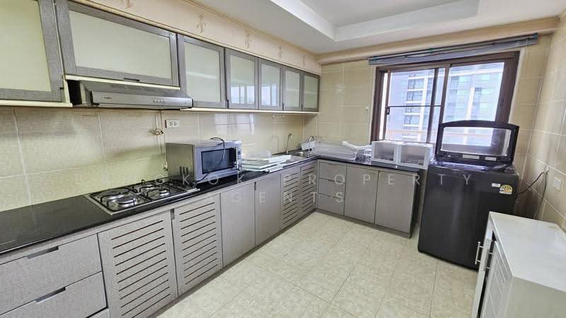 D.H.Grand Tower, Bangkok, Soi Prommit, Khlong Tan Nua, Watthana, Bangkok, 3 Bedrooms, 400 sqm, Condo For Rent, by BANGKOK PROPERTY AGENTS, 500510563 - DDproperty.com