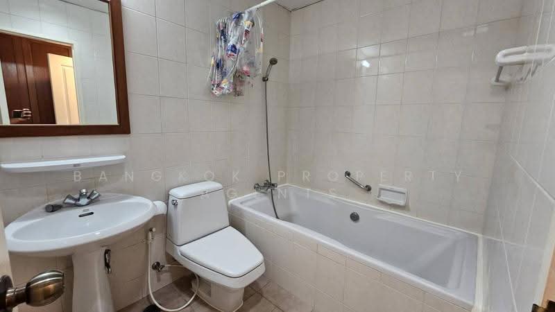Krungthep Thani Tower, Bangkok, 56 Soi Sukhumvit 24, Khong Tan, Khlong Toei, Bangkok, 3 Bedrooms, 230 sqm, Condo For Rent, by BANGKOK PROPERTY AGENTS, 500510589 - DDproperty.com