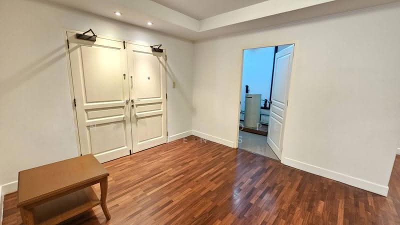 Krungthep Thani Tower, Bangkok, 56 Soi Sukhumvit 24, Khong Tan, Khlong Toei, Bangkok, 3 Bedrooms, 230 sqm, Condo For Rent, by BANGKOK PROPERTY AGENTS, 500510589 - DDproperty.com