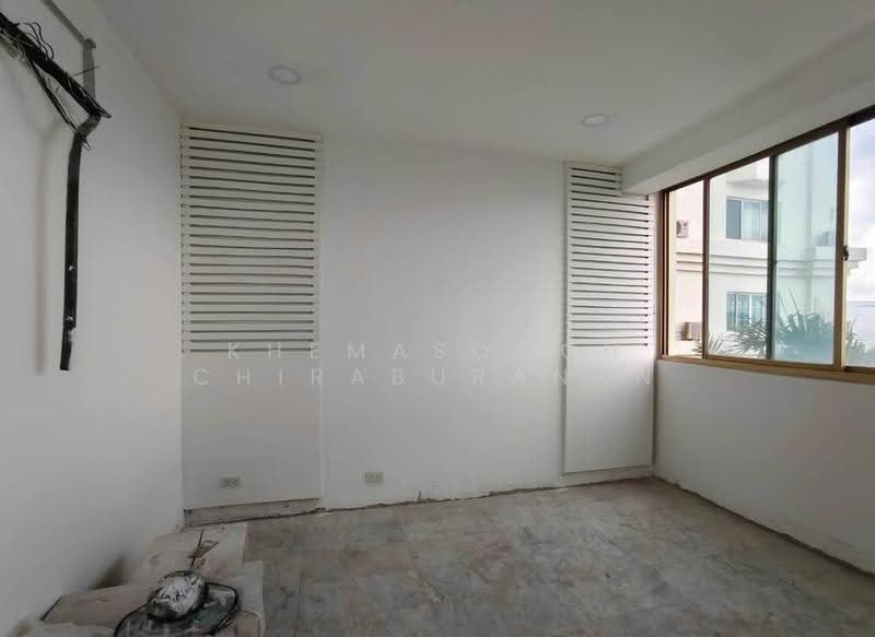 Royal Castle Pattanakarn, Bangkok, 701 Panya Village, Suan Luang, Bangkok, 4 Bedrooms, 238 sqm, Condo For Sale, by Khemasooch Chiraburanan, 500510633 - DDproperty.com