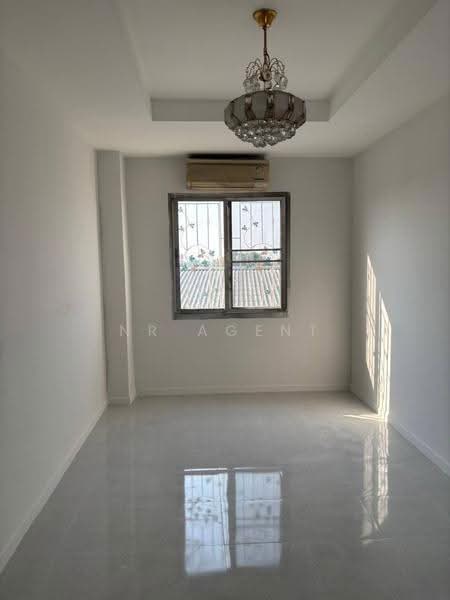 Townplus Prachauthit, Bangkok, Prachauthit Road, Thung Khru, Bangkok, 5 Bedrooms, 304 sqm, Townhouse For Sale, by NR AGENT, 500510850 - DDproperty.com