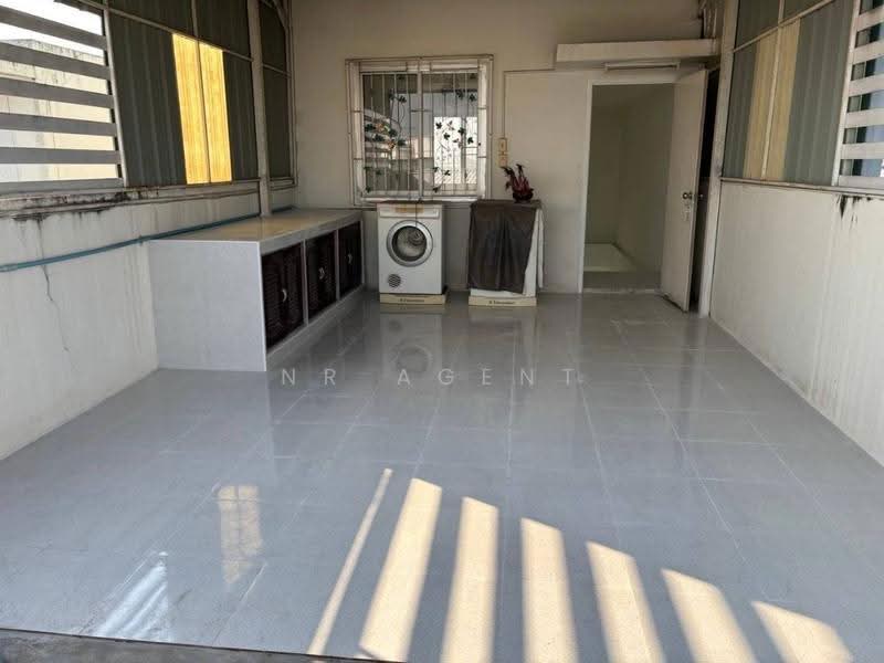 Townplus Prachauthit, Bangkok, Prachauthit Road, Thung Khru, Bangkok, 5 Bedrooms, 304 sqm, Townhouse For Sale, by NR AGENT, 500510850 - DDproperty.com