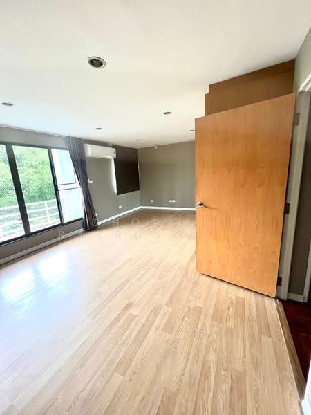 Polo Residence, Bangkok, Witthayu Road, Lumphini, Pathum Wan, Bangkok, 3 Bedrooms, 200 sqm, Condo For Rent, by Chotika Rakrungrueang, 500510909 - DDproperty.com