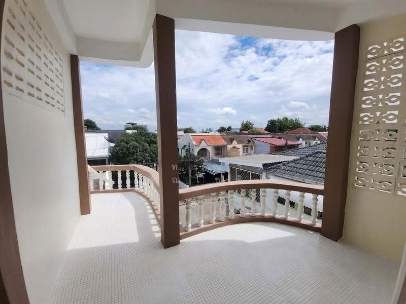 Townhouse Ratchada – Ladprao, Bangkok, Chan Kasem, Chatuchak, Bangkok, 5 Bedrooms, 450 sqm, Townhouse For Rent, by ปรินทร์ญาดา ชิณโชติ, 500510984 - DDproperty.com
