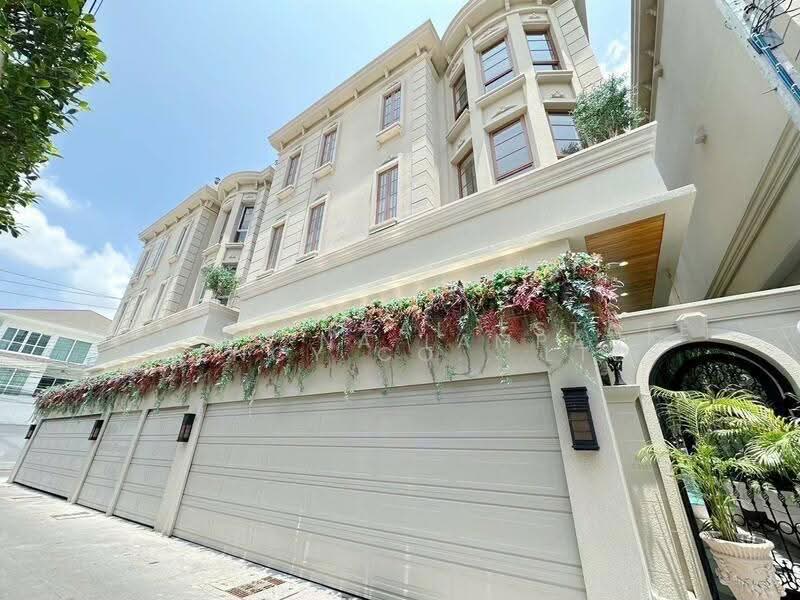 4-BR House, Bangkok, Khlong Tan Nua, Watthana, Bangkok, 4 Bedrooms, 846 sqm, Single Detached House For Sale, by Nicha Na Lampang, 500511092 - DDproperty.com