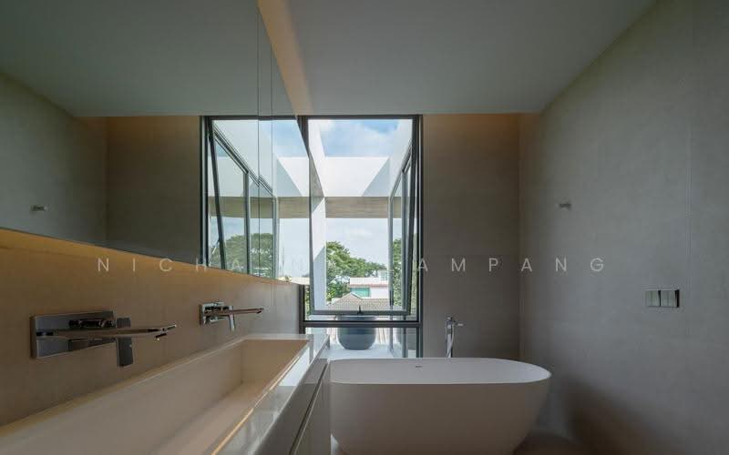 4-BR House, Bangkok, Khlong Tan Nua, Watthana, Bangkok, 4 Bedrooms, 587 sqm, Single Detached House For Sale, by Nicha Na Lampang, 500511141 - DDproperty.com