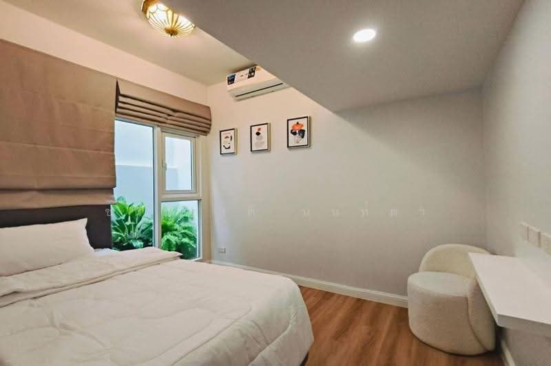 บ้านแฝด 2 ชั้น (หลังริม) เนื้อที่ 42 ตร.ว. สุขุมวิท 63 ซอยเอกมัย 12 (ซอยเจริญใจ), กรุงเทพ, คลองตันเหนือ, วัฒนา, กรุงเทพ, 290 ตร.ม., บ้านแฝด ขาย, โดย ชนะชาติ นนท์ตา, 500511144 - DDproperty.com