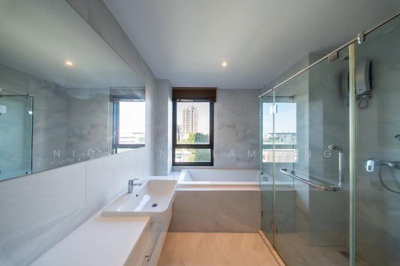 Rhythm Ekkamai, Bangkok, 11 Soi Sukhumvit 63, Khlongtoei Nua, Watthana, Bangkok, 2 Bedrooms, 70 sqm, Condo For Sale, by Nicha Na Lampang, 500511147 - DDproperty.com