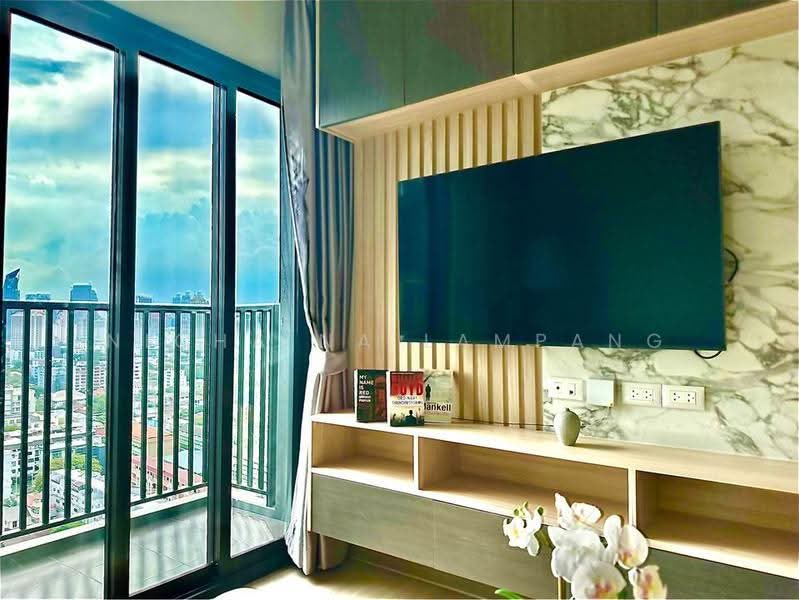 The Base Phetchaburi-Thonglor, Bangkok, Phetchaburi Rd, Bang Kapi, Huai Khwang, Bangkok, 1 Bedroom, 33 sqm, Condo For Sale, by Nicha Na Lampang, 500511164 - DDproperty.com