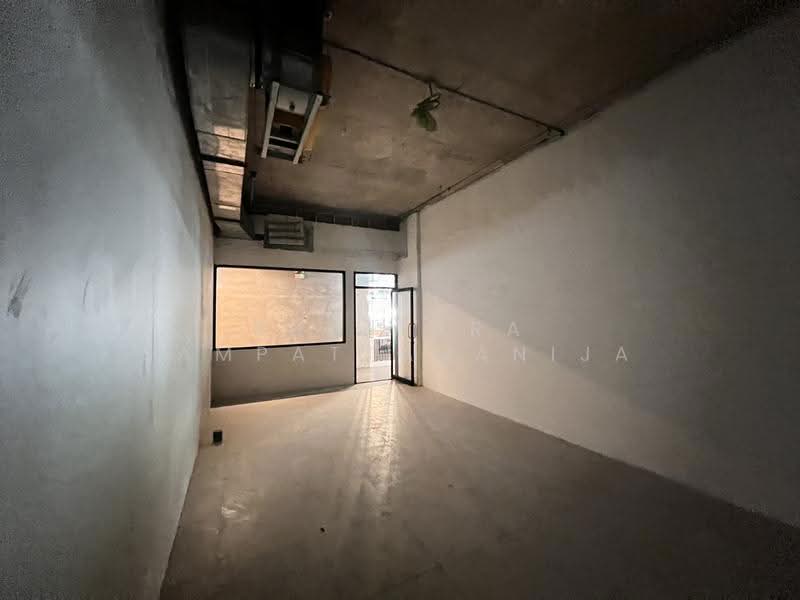 พื้นที่ให้เช่าอโศก สุขุมวิท : Space for rent Asoke, Sukhumvit, กรุงเทพ, คลองเตยเหนือ, วัฒนา, กรุงเทพ, 35 ตร.ม., พื้นที่ขายของ ให้เช่า, โดย Sumitara Sampattavanija, 500511308 - DDproperty.com