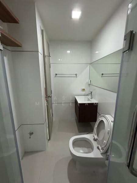 Thru Thonglor, Bangkok, Petchaburi Road, Bang Kapi, Huai Khwang, Bangkok, 1 Bedroom, 32 sqm, Condo For Rent, by Rasita Maneelam, 500511458 - DDproperty.com
