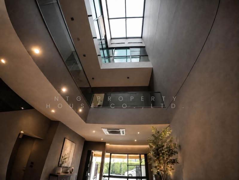 Landmark Ekamai-Ramindra, Bangkok, Sukhonthasawat Road, Lat Phrao, Bangkok, 3 Bedrooms, 224 sqm, Townhouse For Rent, by NTG Property House Co.,Ltd., 500511483 - DDproperty.com