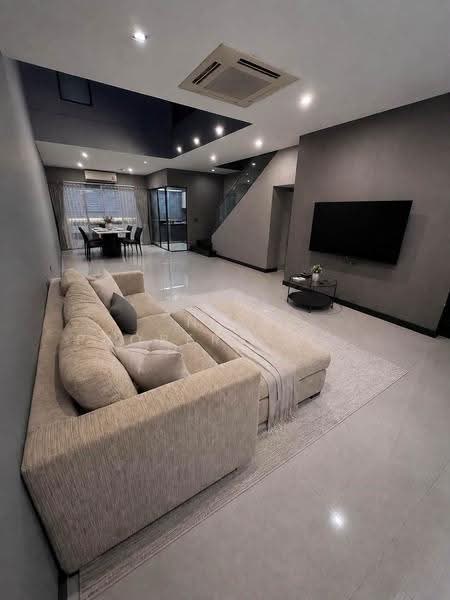 Landmark Ekamai-Ramindra, Bangkok, Sukhonthasawat Road, Lat Phrao, Bangkok, 3 Bedrooms, 224 sqm, Townhouse For Rent, by NTG Property House Co.,Ltd., 500511483 - DDproperty.com