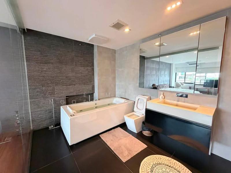 Supreme Ville Condominium, Bangkok, Yenakat, Thung Maha Mek, Sathon, Bangkok, 2 Bedrooms, 150 sqm, Condo For Rent, by Emmika Ngoencharoen, 500511609 - DDproperty.com