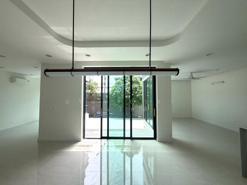 House Bang Pho – MRT Bang Pho 450 m, Bangkok, Bang Sue, Bangkok, 5 Bedrooms, 300 sqm, Single Detached House For Rent, by ปรินทร์ญาดา ชิณโชติ, 500511611 - DDproperty.com