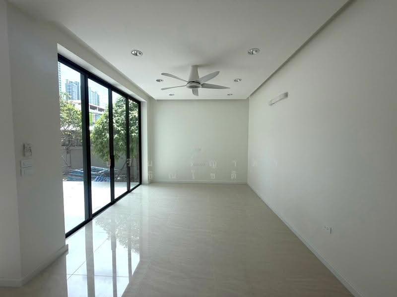 House Bang Pho – MRT Bang Pho 450 m, Bangkok, Bang Sue, Bangkok, 5 Bedrooms, 300 sqm, Single Detached House For Rent, by ปรินทร์ญาดา ชิณโชติ, 500511611 - DDproperty.com