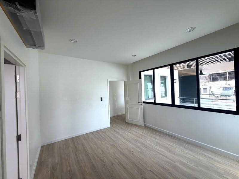 House Bang Pho – MRT Bang Pho 450 m, Bangkok, Bang Sue, Bangkok, 5 Bedrooms, 300 sqm, Single Detached House For Rent, by ปรินทร์ญาดา ชิณโชติ, 500511611 - DDproperty.com
