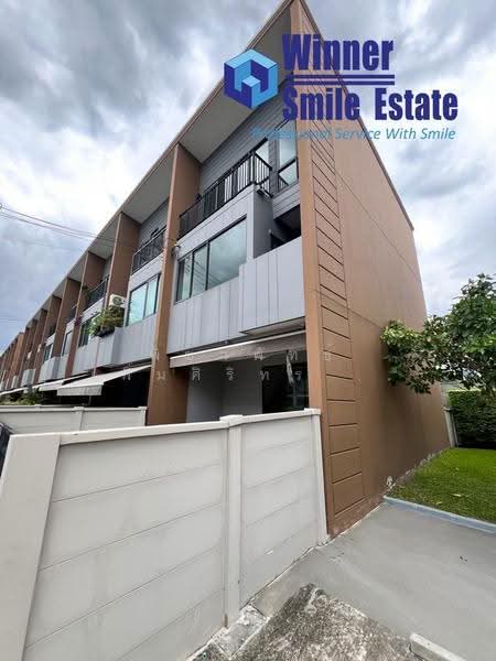 Baan Klang Muang Sukhumvit-Onnut : บ้านกลางเมือง สุขุมวิท อ่อนนุช, กรุงเทพ, Soi On Nut 70/1, ประเวศ, กรุงเทพ, 142 ตร.ม., ทาวน์เฮ้าส์ ขาย, โดย พิชาพัทธ์ เพิ่มศิริทรงรัฐ (คุณพิชา), 500511720 - DDproperty.com