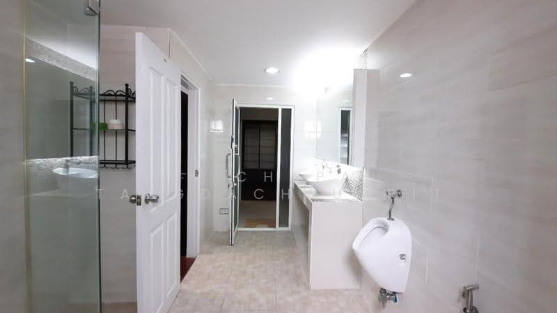 Baan Pieamsuk Tuscany Pattanakarn44, Bangkok, Phatthanakan Road, Soi Phatthanakan 44, Suan Luang, Bangkok, 5 Bedrooms, 300 sqm, Townhouse For Sale, by Nichapa Tangdachsumrit, 500511739 - DDproperty.com