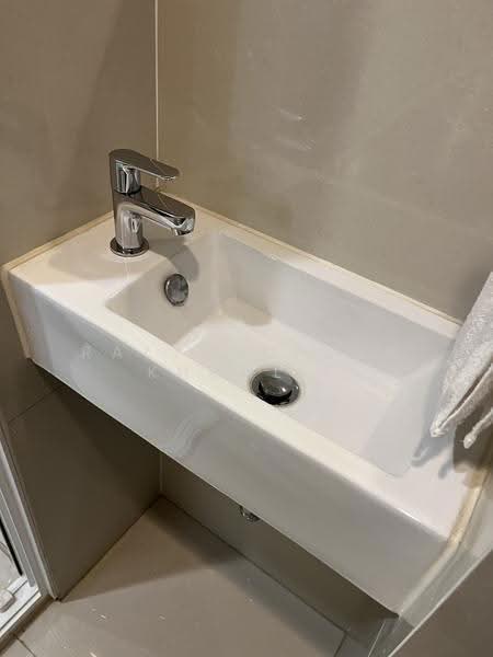 Rhythm Sukhumvit 44/1, Bangkok, Sukhumvit Road, Phra Kanong, Khlong Toei, Bangkok, 1 Bedroom, 35 sqm, Condo For Rent, by Rattanaporn Khamlit, 500511809 - DDproperty.com
